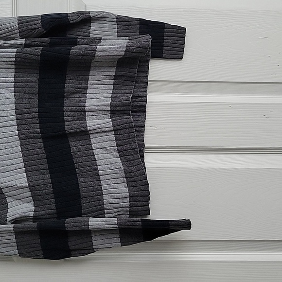 Crossroads Long Sleeve Top - Picture 2 of 10